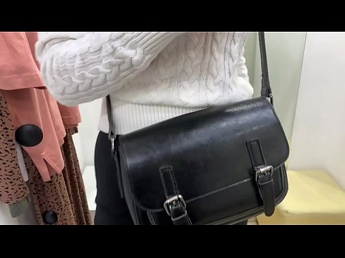 ❤️ Јавна мастурбација на младата кучка FeralBerry со дилдо во фитинг просторијата Ебате видео на порно mk.verhentai.ru ❌️❤